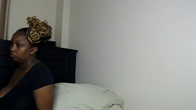 NIKKIE LOVE online show from 02-05-26, 11:20