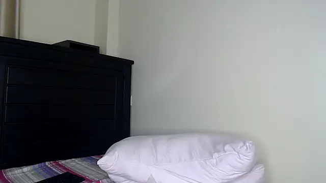 NIKKIE LOVE online show from 04-16-26, 12:17