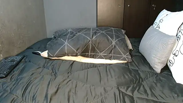 Snapshot of CURVEYDOLLXX chatting on 02-22-25, 07:01 CURVEYDOLLXX online show from 02-22-25, 07:01