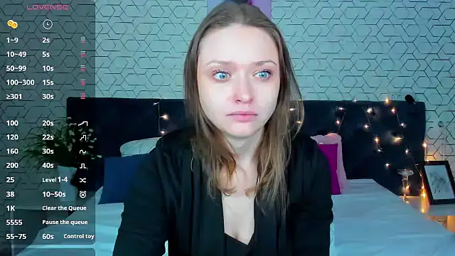 Snapshot of Linda_Bryant chatting on 12-28-24, 01:08 Linda Bryant online show from 12-28-24, 01:08