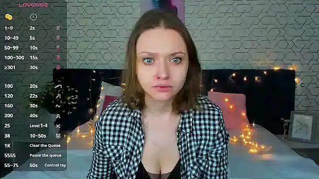 Snapshot of Linda_Bryant chatting on 02-07-25, 12:53 Linda Bryant online show from 02-07-25, 12:53