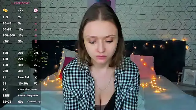 Snapshot of Linda_Bryant chatting on 02-07-25, 03:55 Linda Bryant online show from 02-07-25, 03:55