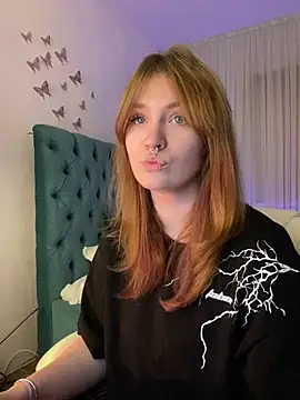  Chlo  e online show from 03-09-25, 11:03