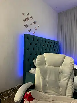  Chlo  e online show from 09-12-25, 12:05