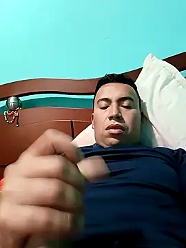 Snapshot of Diego_leon27 chatting on 12-27-24, 07:57 Diego leon27 online show from 12-27-24, 07:57