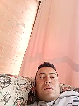 Snapshot of Diego_leon27 chatting on 01-08-25, 06:31 Diego leon27 online show from 01-08-25, 06:31