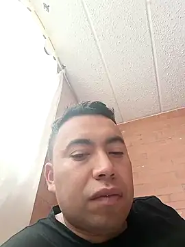 Snapshot of Diego_leon27 chatting on 01-10-25, 02:13 Diego leon27 online show from 01-10-25, 02:13