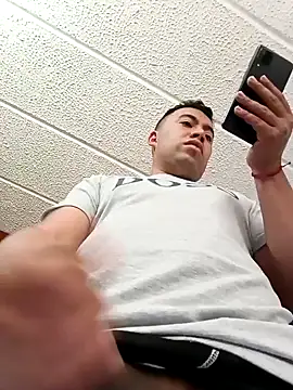 Snapshot of Diego_leon27 chatting on 02-11-25, 01:51 Diego leon27 online show from 02-11-25, 01:51