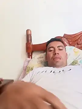 Snapshot of Diego_leon27 chatting on 02-18-25, 03:32 Diego leon27 online show from 02-18-25, 03:32