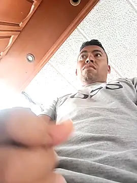 Snapshot of Diego_leon27 chatting on 09-26-25, 04:33 Diego leon27 online show from 09-26-25, 04:33