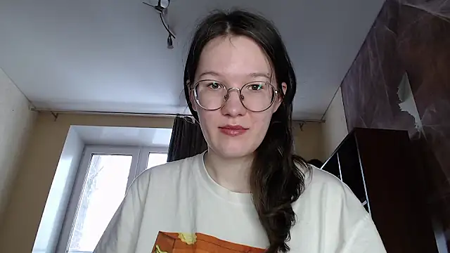 Snapshot of MiriamOr chatting on 01-24-25, 07:30 MiriamOr online show from 01-24-25, 07:30