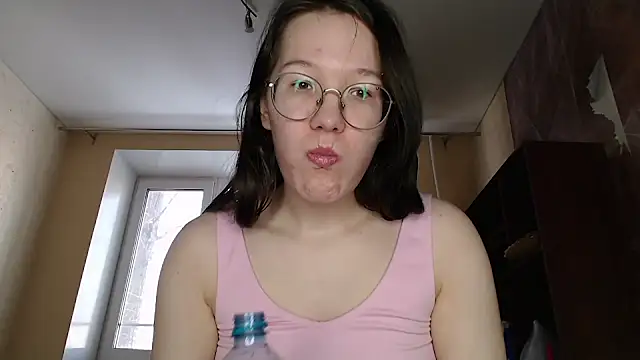 Snapshot of MiriamOr chatting on 02-10-25, 07:15 MiriamOr online show from 02-10-25, 07:15