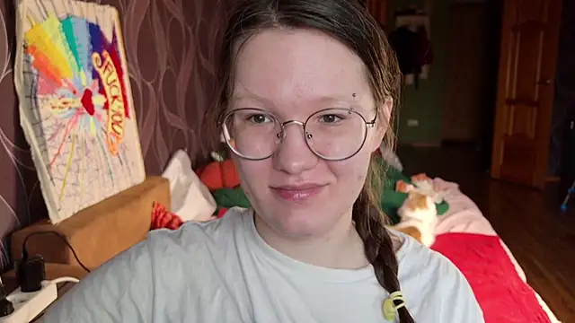 Snapshot of MiriamOr chatting on 11-16-25, 07:36 MiriamOr online show from 11-16-25, 07:36