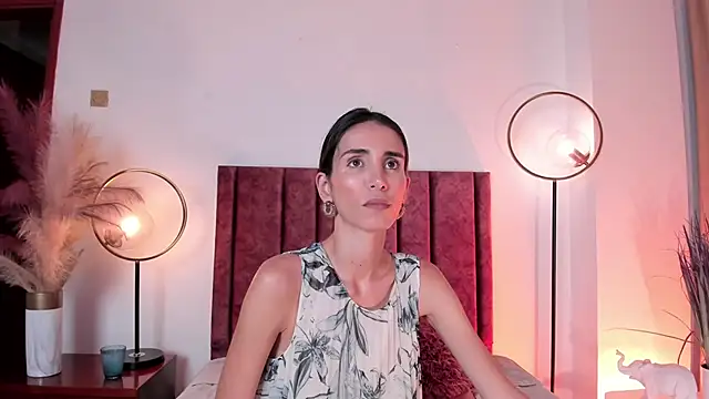 Snapshot of Nina_Cavaali chatting on 02-13-25, 06:05 Nina Cavaali online show from 02-13-25, 06:05