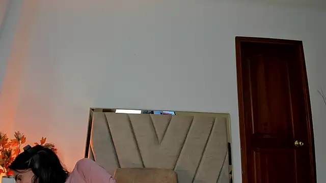 Snapshot of Nina_Cavaali chatting on 09-11-25, 06:19 Nina Cavaali online show from 09-11-25, 06:19