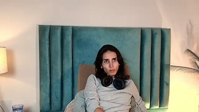 Snapshot of Nina_Cavaali chatting on 10-12-25, 04:28 Nina Cavaali online show from 10-12-25, 04:28