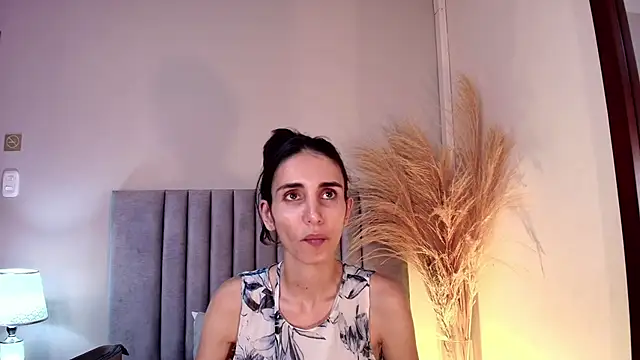 Snapshot of Nina_Cavaali chatting on 10-18-25, 05:57 Nina Cavaali online show from 10-18-25, 05:57