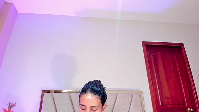 Snapshot of Nina_Cavaali chatting on 10-20-25, 06:41 Nina Cavaali online show from 10-20-25, 06:41