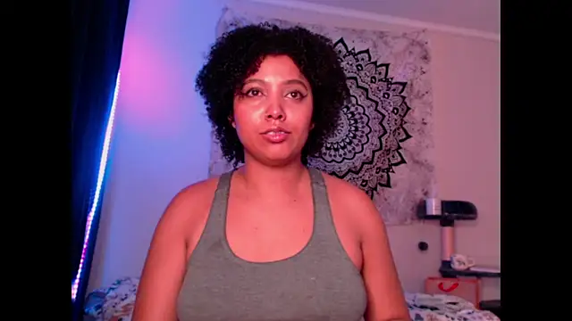 Snapshot of michell_bling1 chatting on 02-23-25, 08:49 michell bling1 online show from 02-23-25, 08:49