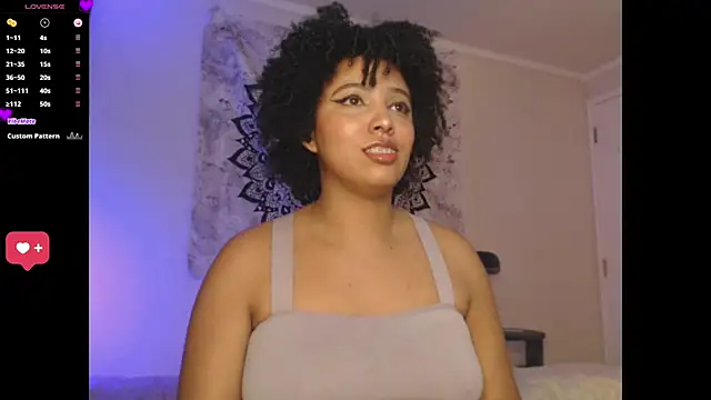 Snapshot of michell_bling1 chatting on 03-07-25, 06:13 michell bling1 online show from 03-07-25, 06:13