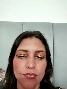 Snapshot of Mia_Hampton chatting on 03-08-25, 01:50 Mia Hampton online show from 03-08-25, 01:50