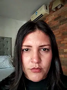 Snapshot of Mia_Hampton chatting on 10-04-25, 06:39 Mia Hampton online show from 10-04-25, 06:39