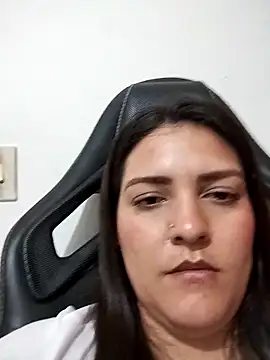 Snapshot of Mia_Hampton chatting on 10-31-25, 01:39 Mia Hampton online show from 10-31-25, 01:39