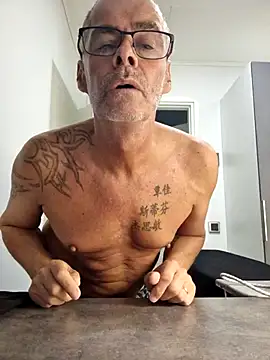 Snapshot of DarrenSullivanSlut chatting on 09-17-25, 10:39 DarrenSullivanSlut online show from 09-17-25, 10:39