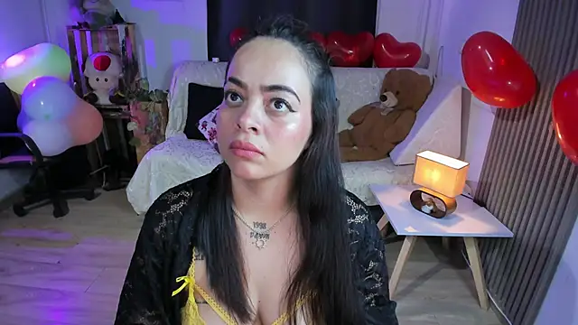 Cuttiealice online show from 02-18-25, 03:32