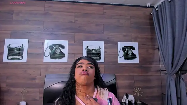 Briana Wells  online show from 07-11-26, 12:30