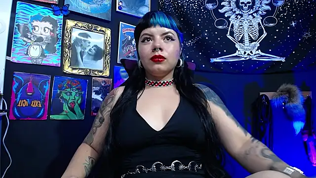 Yourmadame P online show from 01-17-25, 01:47