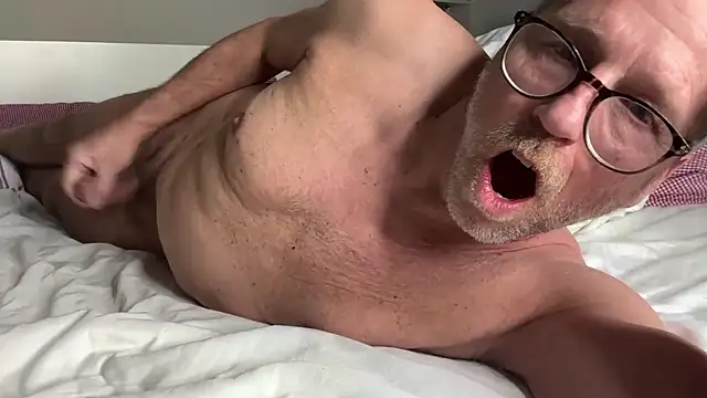 Snapshot of drefman chatting on 01-15-26, 03:05 drefman online show from 01-15-26, 03:05