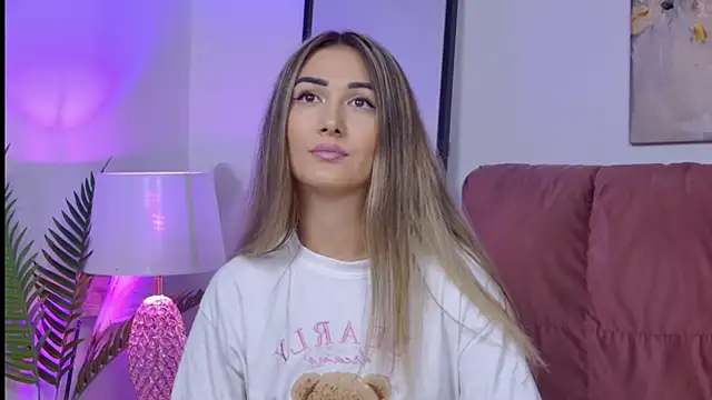 Snapshot of NicolLopeze chatting on 10-03-25, 12:46 NicolLopeze online show from 10-03-25, 12:46