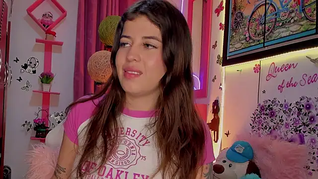 Snapshot of zoe_kittylove chatting on 12-20-24, 02:19 zoe kittylove online show from 12-20-24, 02:19