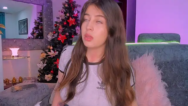 Snapshot of zoe_kittylove chatting on 11-19-25, 05:29 zoe kittylove online show from 11-19-25, 05:29