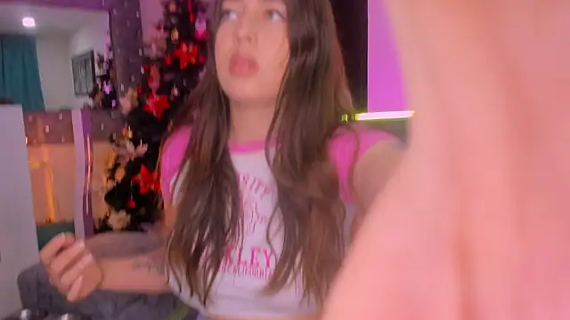 Snapshot of zoe_kittylove chatting on 11-20-25, 05:18 zoe kittylove online show from 11-20-25, 05:18