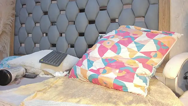 sophia reyes online show from 01-11-25, 02:36