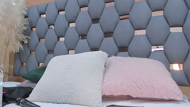 sophia reyes online show from 02-14-25, 02:54