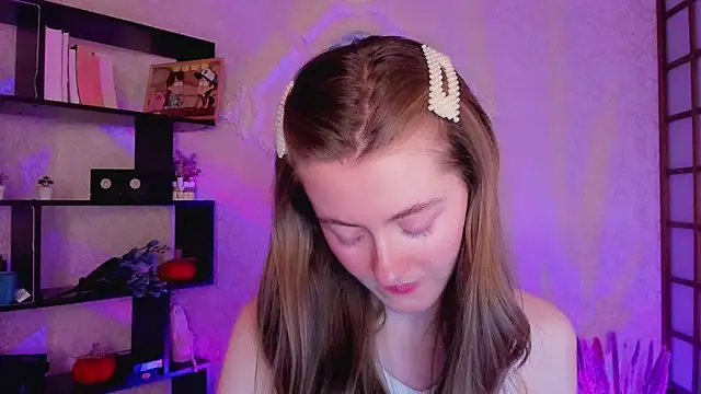 KateCuddle online show from 12-17-24, 07:40