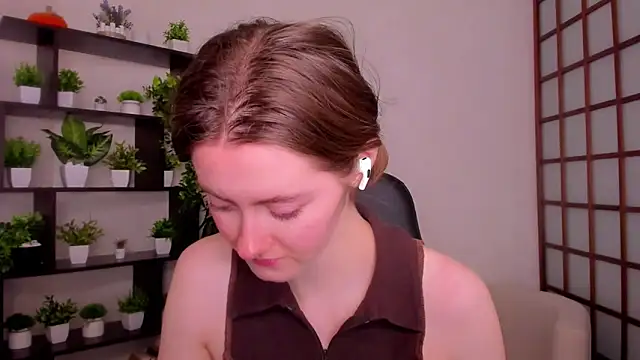 KateCuddle online show from 10-16-25, 02:12