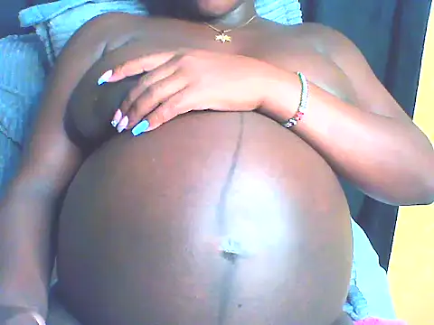 Snapshot of EboniesBelle chatting on 06-25-26, 10:14 EboniesBelle online show from 06-25-26, 10:14