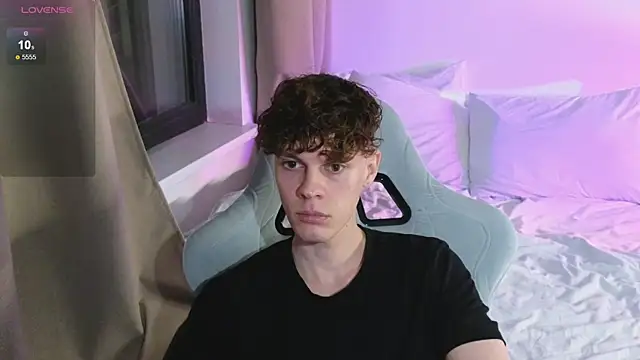 Snapshot of cute_thomas chatting on 05-17-26, 08:05 cute thomas online show from 05-17-26, 08:05