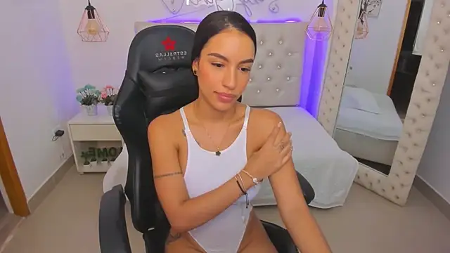 Snapshot of xiomara__cortes chatting on 02-04-25, 07:11 xiomara cortes online show from 02-04-25, 07:11