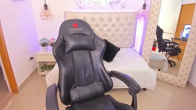 Snapshot of xiomara__cortes chatting on 02-05-25, 07:31 xiomara cortes online show from 02-05-25, 07:31