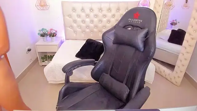 Snapshot of xiomara__cortes chatting on 02-11-25, 07:16 xiomara cortes online show from 02-11-25, 07:16