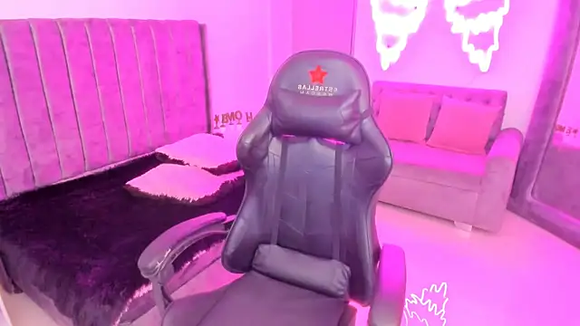 Snapshot of xiomara__cortes chatting on 10-14-25, 07:14 xiomara cortes online show from 10-14-25, 07:14