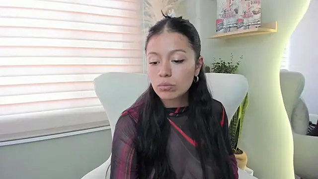 Snapshot of julieta_evans_ chatting on 02-20-26, 08:31 julieta evans online show from 02-20-26, 08:31