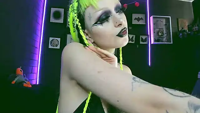 insania 9999  online show from 02-06-25, 06:13