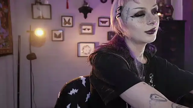 insania 9999  online show from 04-06-26, 07:37