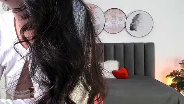 SaharaGarcia   online show from 03-11-25, 12:00